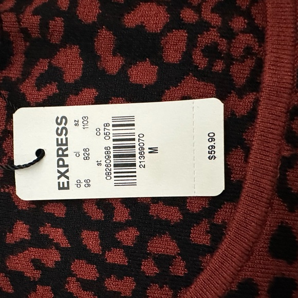 Express animal print sweater skirt set - Picture 7 of 8